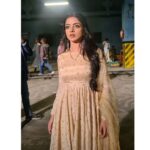 Khushi Dubey Instagram - Humko aajkal hai intezaar.. Koi aaye leke murder ke mausam main pyaar❤️‍🔥.... From the sets of Aashiqana S2🤎 #khushidubey #aashiqanaonhotstar #aashiqanas2 #chikki #chikkisharma #khushi #Aashiqana #hotstar #disneyplushotstar #yakki #love #romance #pyaar #drama #murderkemausammaipyaar #gulkhan #genkstudios #season2 #soon #comingup #bts #sets