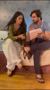 Khushi Dubey Instagram - #scriptreading with the most annoying personality😠❤️ . . . #khushidubey #zaynibadkhan #chikki #yash #yakki #Aashiqana #aashiqanaonhotstar #hotstar #disneyplushotstar #bts #season2 #aashiqanas2 #script