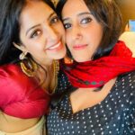 Khushi Dubey Instagram - Which is your favourite mood??😉🤭 With one of the most angelic souls I've ever met @gulenaghmakhan ❤️ P.s.Couldn't stop myself from postinggg all these lovely picss! . . . #khushidubey #gulkhan #aashiqana #hotstar #aashiqanaonhotstar #disneyplushotstar #ganpati #ganeshchaturthi #love #starbucks #selfie #selfie