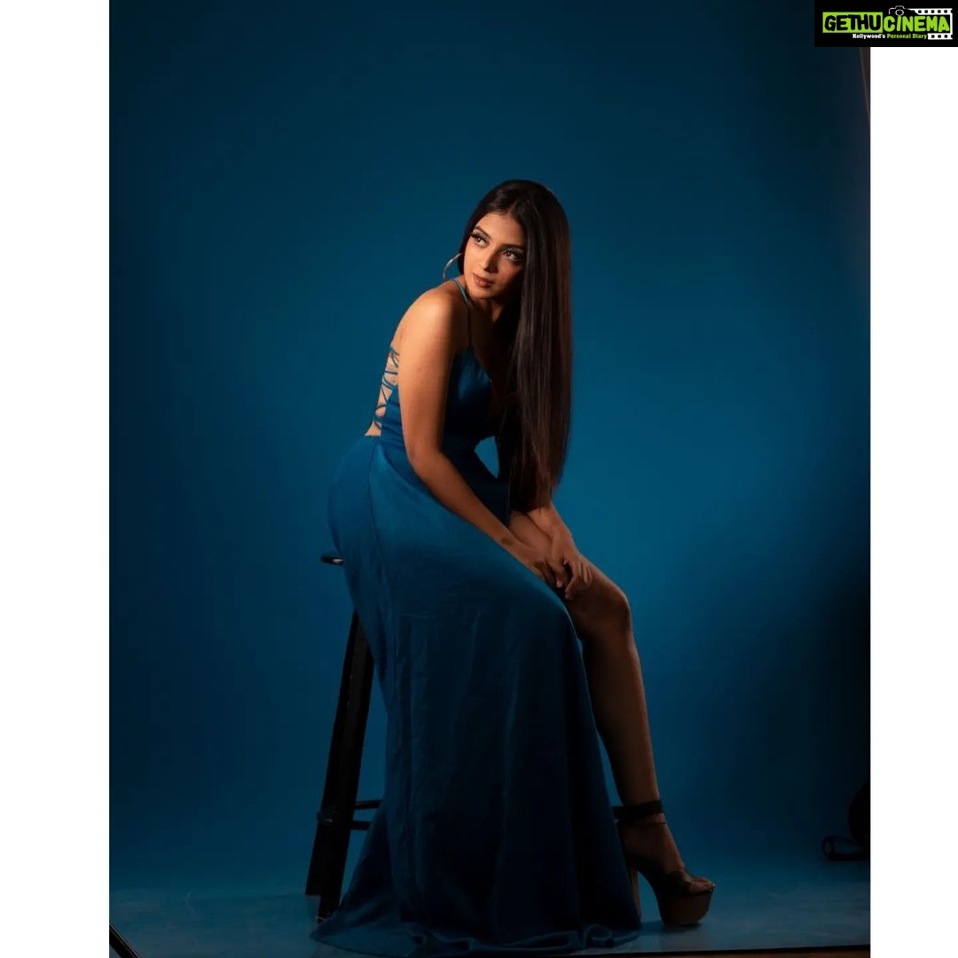 Khushi Dubey Instagram - Heaven in her smile, fire in her gaze....💙 . Clicked by @vishwasgonsalves Mua @makeupbyrimanandi Assisted by @lekhamarathe . . #khushidubey #khushians #love #blue #photoshoot #photography #gown #dress #outfitoftheday #ootd #ootn #style #fashion #beauty #seductive #theme #insta #shine #glam #potrait #glamour #bodycon #photography