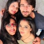 Khushi Dubey Instagram - Ever seen so many cuties in one frame??❤️ @gulenaghmakhan @zaynibadkhan @aanchalbudhirajaa . . . #gulkhan #zaynibadkhan #khushidubey #Aashiqana #aashiqanaonhotstar #hotstar #fantasticfour #love #fam #cute