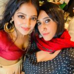 Khushi Dubey Instagram - Which is your favourite mood??😉🤭 With one of the most angelic souls I've ever met @gulenaghmakhan ❤️ P.s.Couldn't stop myself from postinggg all these lovely picss! . . . #khushidubey #gulkhan #aashiqana #hotstar #aashiqanaonhotstar #disneyplushotstar #ganpati #ganeshchaturthi #love #starbucks #selfie #selfie