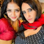 Khushi Dubey Instagram - Which is your favourite mood??😉🤭 With one of the most angelic souls I've ever met @gulenaghmakhan ❤️ P.s.Couldn't stop myself from postinggg all these lovely picss! . . . #khushidubey #gulkhan #aashiqana #hotstar #aashiqanaonhotstar #disneyplushotstar #ganpati #ganeshchaturthi #love #starbucks #selfie #selfie