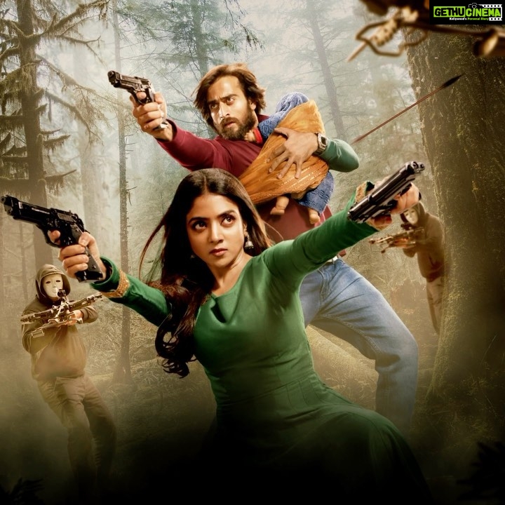 Khushi Dubey Instagram - Iss murder ke mausam mein laga hai sab kuch daav par…… #AashiqanaS3 streaming from 27th February only on @disneyplushotstar ! . . #Aashiqana3OnHotstar #Aashiqana #Chikki #Yash #Yakki #Zayshi #hotstar #fight #action #drama @gulenaghmakhan @zaynibadkhan @afzalsayyed.as @genkstudio @rajugauli79 @abbas_ratansi93 @divy0102 @shashank.h.singh