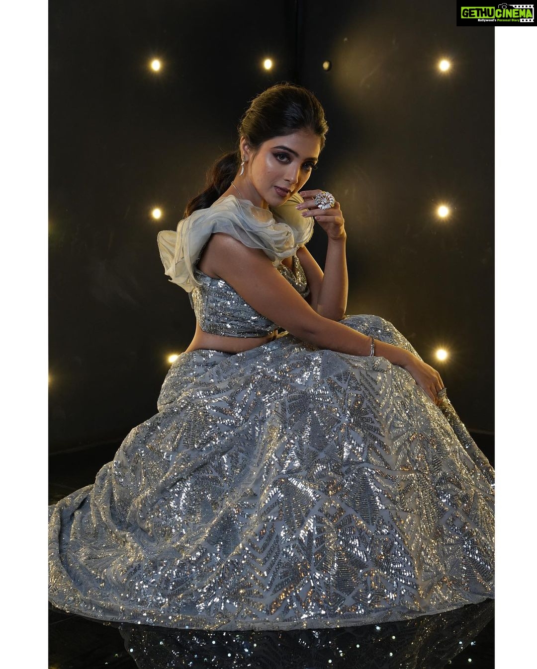 Khushi Dubey Instagram - Purity always dazzles…. Outfit: @the_adhya_designer Hair: @jagrutihairstylist Makeup: @the_glamourzone Photographer: @armanrathod . #khushidubey #khushians #love #photoshoot #style #aura #glamour #dress #gown #silver #sequin #lights #fashion #chikki #elegant