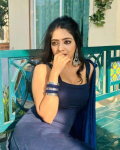 Khushi Dubey Instagram - Kajra aashiqana wala….
Ankhiyon main aisa daalaaaaa
Kajre ne le li sabkiii jaaaannnn😉

This week is ready to bulldozer with a hell lot of twists…..

#khushidubey #chikki #aashiqana #hotstar #chikkisharma #yakki #aashiqana3onhotstar #dangerous #deadly #shadesofchikki