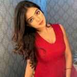 Khushi Dubey Instagram - Let modesty be your crown…. Wear it like a Queen♥️ . . . #khushidubey #khushi #chikki #chikkisharma #aashiqana #hotstar #red #indian #ethnic #grace