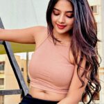 Khushi Dubey Instagram - Just move itt!!😉 . . . #khushidubey #khushi #dance #khushians #dancereels #love #reels #reelitfeelit #trending #viral #fun #fitness