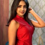 Khushi Dubey Instagram - Happy Makar Sankranti guyss!♥️🌸 Season 3 on it’s way…💫 . . . #khushidubey #khushi #khushians #red #makarsankranti #suit #traditional #indian #chikkisharma #aashiqana #chikki #shine #festive India