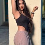 Khushi Dubey Instagram - On the sets… #aashiqana3 coming soon♥️ . . . #khushidubey #khushians #khushi #chikki #chikkisharma #aashiqana #set #location #shoot #hotstar #mood #season3
