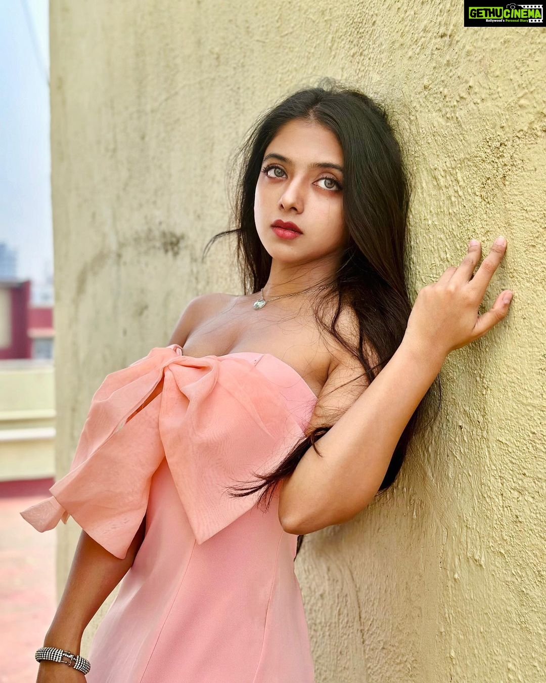 Khushi Dubey Instagram - Dreams make those eyes more mesmerising than mascara ever can…🦋 . . . #khushidubey #khushi #dream #dreambig #workhard #khushians #love #aspire #enchant #babypink #bodycon #dress #outfitoftheday #outfitinspiration #terrace #potrait #style #fashion #beauty India