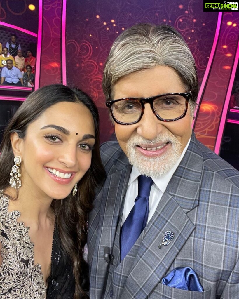 Kiara Advani Instagram - My fangirl moment of 2022! From watching KBC at home to being on the hot seat with the one and only legend @amitabhbachchan sir! Thankyou 🙏🏼 Truly a dream come true to be on your show sir! Airing tonight at 9pm on Sony Tv🤗🤗