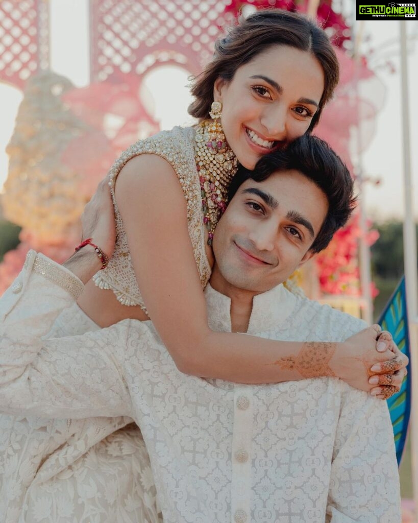 Kiara Advani Instagram - Happy Siblings Day @mishaaladvani ❤