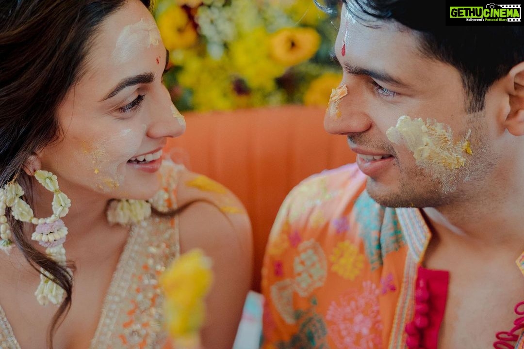 Kiara Advani Instagram - Happy Holi from me and my love to you and yours💛💜❤️💙💚