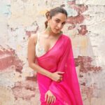 Kiara Advani Instagram - La Vie En Rose 💕 👗- @lakshmilehr @gaurvivdesai 💇‍♀️- @priyanka.s.borkar 💄- @savleenmanchanda 📸- @amaker7