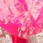 Kiara Advani Instagram - La Vie En Rose 💕 👗- @lakshmilehr @gaurvivdesai 💇‍♀️- @priyanka.s.borkar 💄- @savleenmanchanda 📸- @amaker7