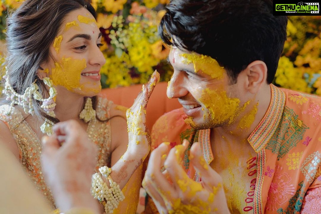 Kiara Advani Instagram - Happy Holi from me and my love to you and yours💛💜❤️💙💚