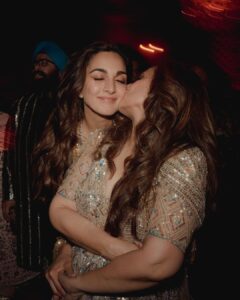Kiara Advani Instagram - Mummaaaaaa❤️

Happy Happy Birthday to my loving, caring, praying mother.. I am blessed to be your daughter❤️