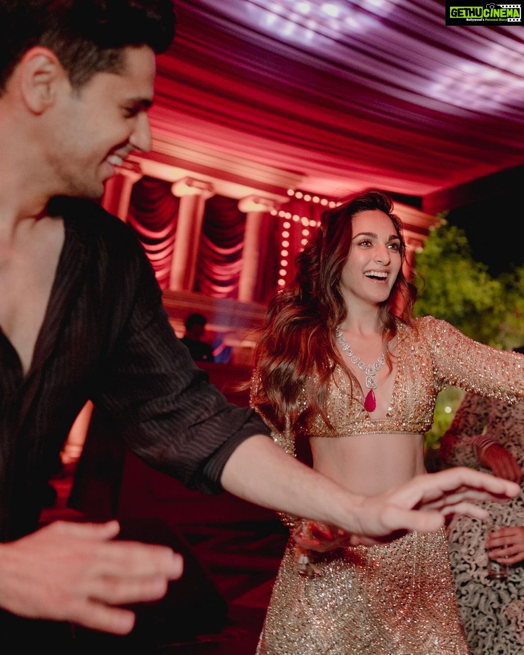 Kiara Advani Instagram - something about that night.. something really special ππ»πΊπ€©