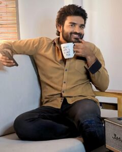 Kiran Abbavaram Instagram - Ee Promotionssuu , Tensionsuu Tattukovalante Coffee saripovatledu inkedaina try cheyali..Lets Talk 😉☕️ #Meter #MeterOnApril7th