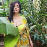 Kiran Rathod Instagram - "Find me where the wild things are." —Alessia Cara, "Wild Things" . . . . . . . . . . #photo#photooftheday #photographer #photography #photooftheday #beautiful #beauty #beachvibes #sun#sand#wildlife #wildlifephotography #intothewild #green#greenhouse #greenery #greenindia #intothewildness #selflove#lovemyself#beautifulgirls #look#looks#lookoftheday #ootd#outfitoftheday #travel#travelgram #travelphotography Nossa Senhora de Penha de Franca
