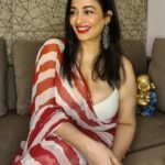 Kiran Rathod Instagram - 💘 Can't stop smiling 😊 . . . #instapic #instagood #instalove #instalike #instamood #instaphoto #beauty #beautiful #life #photooftheday #lookoftheday #sareelove #indianwedding #loveyourself #happy #happiness #sothisislove Mumbai, Maharashtra