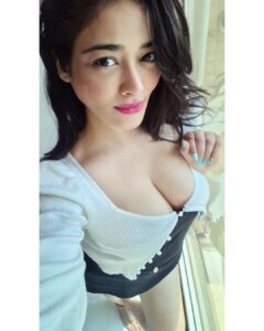 Kiran Rathod Instagram - "The best and most beautiful things in the world cannot be seen or even touched - they must be felt with the heart." -Helen Keller

#Instagram #instagood #instamood #pics #pictures #picoftheday #lookoftheday #looks # look #beautiful #beauty #actress #indianactress #indianmovies #love #peace #happiness #happy # blessed
