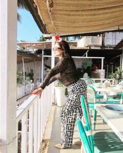 Kiran Rathod Instagram - “Keep it simple. 
Keep it honest.
 Keep it real.” 
😇
🥰
😋

#angel #beach #beautiful #beauty #beyou #christmas #cute #instagood #instamood #instapic #instadaily #sun #sand #travel #vacation #photooftheday #photography #photo #photos #looks #lookperfeito #lookoftheday #outdoor #outfits #outfitoftheday #happy #happiness #thank you #thankinggod