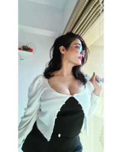 Kiran Rathod Instagram - "The best and most beautiful things in the world cannot be seen or even touched - they must be felt with the heart." -Helen Keller

#Instagram #instagood #instamood #pics #pictures #picoftheday #lookoftheday #looks # look #beautiful #beauty #actress #indianactress #indianmovies #love #peace #happiness #happy # blessed