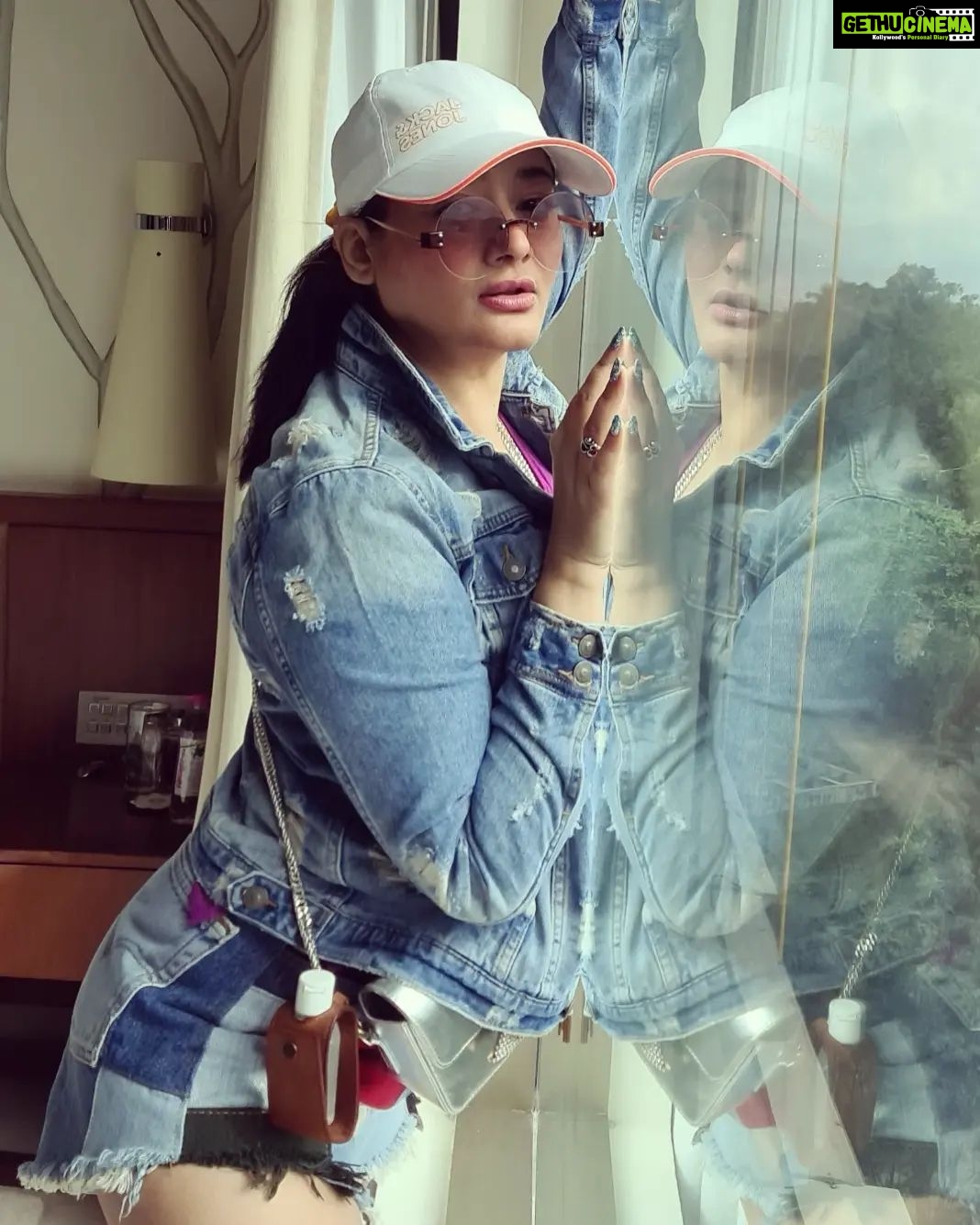 Kiran Rathod Instagram - "Two things define you: Your patience when you have nothing and your attitude when you have everything." –George Bernard Shaw. . . . . . . . . . . . . . . . . . . . . . . #Instagram #insta #instagood #instamood #instadaily #instalike #instareel #picoftheday #lookoftheday #photo #photooftheday #style #fashion #jewelry #design #festive #occasion #trending #blessed
