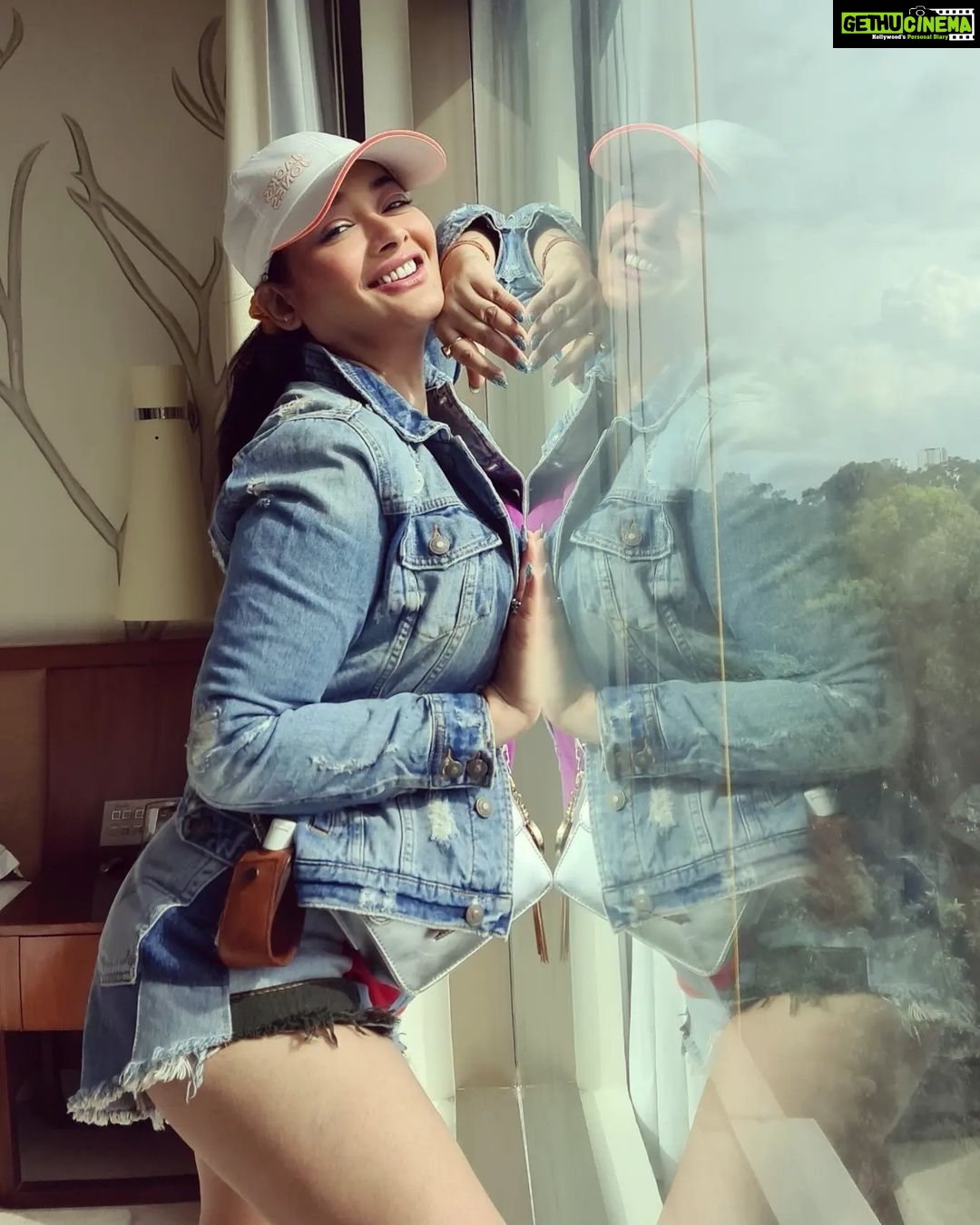 Kiran Rathod Instagram - "Two things define you: Your patience when you have nothing and your attitude when you have everything." –George Bernard Shaw. . . . . . . . . . . . . . . . . . . . . . . #Instagram #insta #instagood #instamood #instadaily #instalike #instareel #picoftheday #lookoftheday #photo #photooftheday #style #fashion #jewelry #design #festive #occasion #trending #blessed