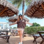 Kishwer Merchant Instagram - 1st pic : whats the plan ? 🤷‍♀️ 2nd pic : I don't know 💁‍♀️ 3rd pic : let's go have coffee 🙎‍♀️