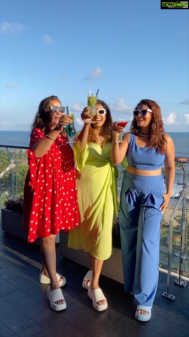 Kishwer Merchant Instagram - A little glimpse of Our 2 day vacay at @radissonbluresortgalle was super fun, the music , the room , the view , the food , the beach , the waves .. it was perfect !!