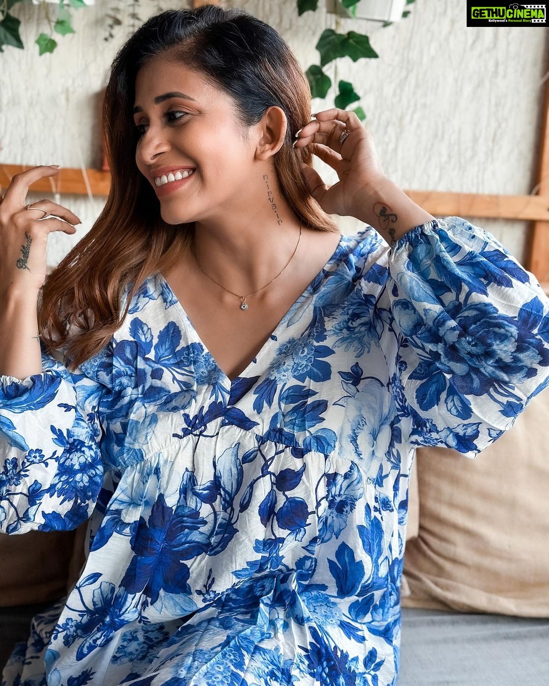 Kishwer Merchant Instagram - Got this cute evil eye pendant from @antarajewellery 🧿❤️♾ Swipe to See 🦋