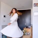 Kishwer Merchant Instagram - Feelin like a 10 💁‍♀️ Outfit @greenavakado