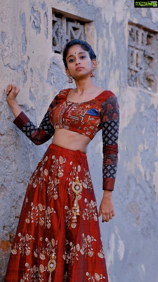Krisha Kurup Instagram - #sawariya . . . Styling : @keerthysampath Costume : @lopa_tailoring_and_embroidery Jewellery : @avyaali Photography: @timelesstalesphotography