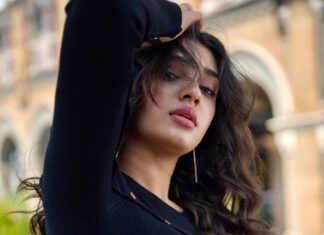 Krithi Shetty Instagram - Let light into your life and see how it fills up the empty space 🖤🤍 #positivity #happiness #love 📸- @prabal