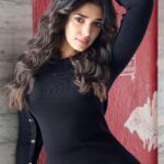 Krithi Shetty Instagram - The little black dress never goes out of style 🖤 #style #black #swag 📸 @prabal