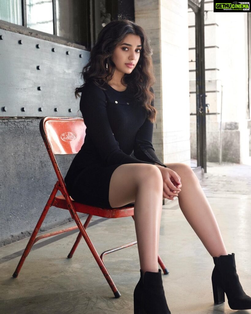 Krithi Shetty Instagram - The little black dress never goes out of style 🖤 #style #black #swag 📸 @prabal