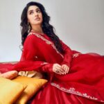 Krithi Shetty Instagram – Here’s me saying bye to #2022 
Can’t wait for the #newyear ……hope it brings all of us loads of happiness and positivity ✨🥰
•
•

Outfit- @anushreereddydesign 
Jewelry- @anayah_jewellery
Styled by – @ashwin_ash1 & @hassankhan_ 3
Shot by – @eshaangirri 
H & M – @chaks_makeup @venkymakeupstudio
