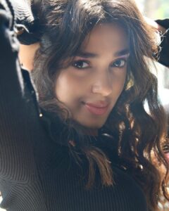 Krithi Shetty Instagram - Let light into your life and see how it fills up the empty space 🖤🤍 
#positivity #happiness #love 
📸- @prabal
