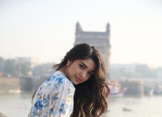 Krithi Shetty Instagram - Here’s how I spent my #sunday 🦋🌼 #sundayvibes #aboutlastweekend #gatewayofindia 📸- @prabal ✨