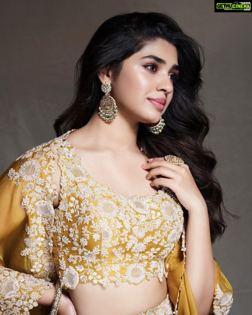 Krithi Shetty Instagram - Sending positive energy to all of you 🤗🤗🤗 #spreadpositivity • • • Styled by @tanishqmalhotraa Wearing @prishostore Bangle and ring @ajewelsbyanmol Earrings by @goldenwindow @ascend.rohank Assisted by @thestylethesaurus_ Makeup @sadhnasingh1 Hair @kamaldeepss Photographer @venurasuri