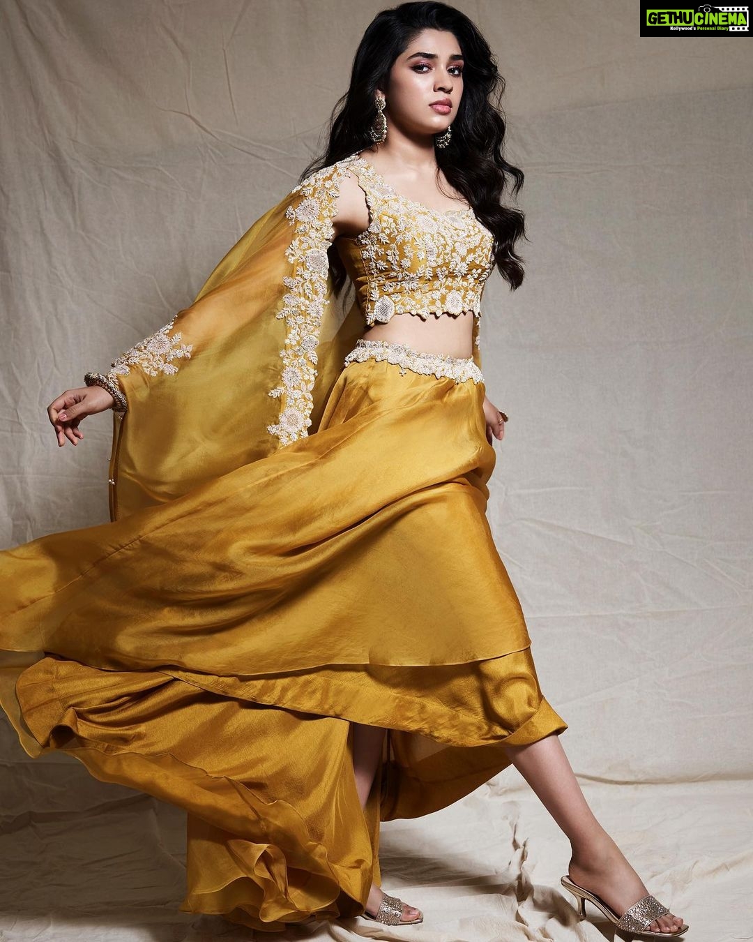Krithi Shetty Instagram - Sending positive energy to all of you 🤗🤗🤗 #spreadpositivity • • • Styled by @tanishqmalhotraa Wearing @prishostore Bangle and ring @ajewelsbyanmol Earrings by @goldenwindow @ascend.rohank Assisted by @thestylethesaurus_ Makeup @sadhnasingh1 Hair @kamaldeepss Photographer @venurasuri