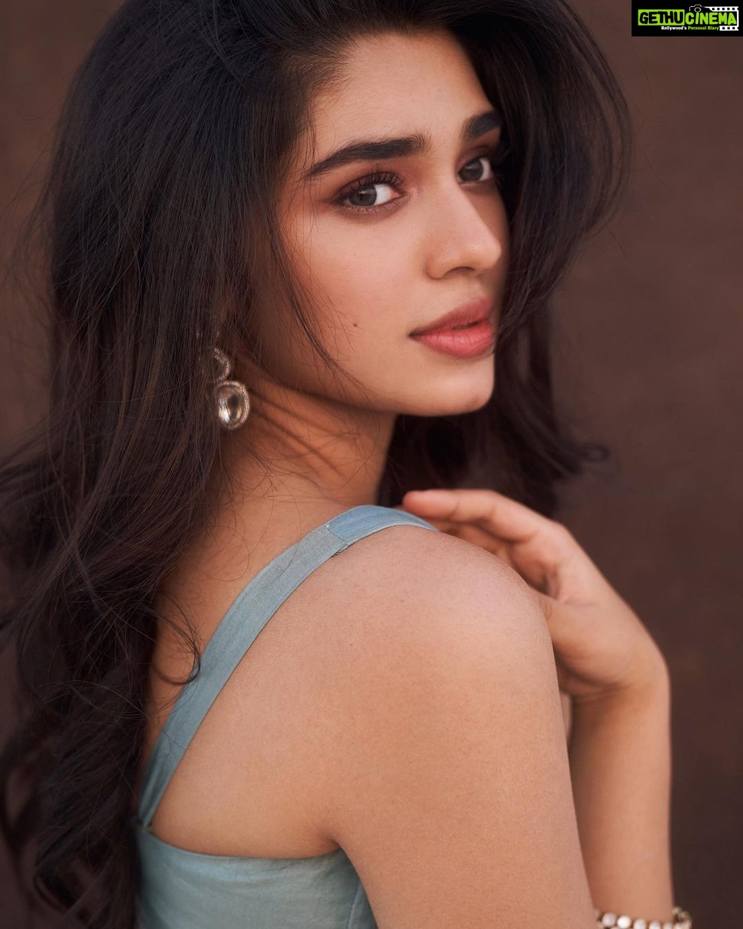 Krithi Shetty Instagram - #throwbackthursday ππ€ β’ β’ β’ Styled by @tanishqmalhotraa Wearing @rajiramniq Jewellery @ajewelsbyanmol Assited by @thestylethesaurus_ Makeup @pinkylohar Hair @kamaldeepss Photographer: @ishan.n.giri Asst: @louis_prashanth Retoucher: @enhancingmoments
