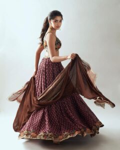 Krithi Shetty Instagram - A fresh start isn’t a new place…..it’s a new mindset 🌸 #believeinyourself 
•
•
•
Styled by @jukalker
Styling team @pratimajukalker 
Outfit : @aisharaoofficial @quirkbrandconsulting
Jewellery :
@mortantra @spiffypublicrelations
Makeup @pinkylohar 
Hair @kamaldeepss 
Photographer @ishan.n.giri
Asst @louis_prashanth
Retoucher @enhancingmoments