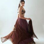 Krithi Shetty Instagram - A fresh start isn’t a new place…..it’s a new mindset 🌸 #believeinyourself • • • Styled by @jukalker Styling team @pratimajukalker Outfit : @aisharaoofficial @quirkbrandconsulting Jewellery : @mortantra @spiffypublicrelations Makeup @pinkylohar Hair @kamaldeepss Photographer @ishan.n.giri Asst @louis_prashanth Retoucher @enhancingmoments
