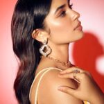 Krithi Shetty Instagram - The glow up is never external 🥰 • • Styled by @jukalker Styling team @pratimajukalker Saree @nitikagujralofficial @amigos.rizwan Jewellery @akoyajewels Makeup @pinkylohar Hair @kamaldeepss Photographer @ishan.n.giri Asst @louis_prashanth Retoucher @enhancingmoments