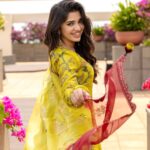Krithi Shetty Instagram - A grateful heart is a magnet for miracles ✨ #keepsmiling #staypositive #loveyourself • • Styled by @tanishqmalhotraa Wearing @archanajaju.in Jewellery @sheetalzaveribyvithaldas Assited by @thestylethesaurus_ Photographer @kiransaphotography M & H @pinkylohar @kamaldeepss