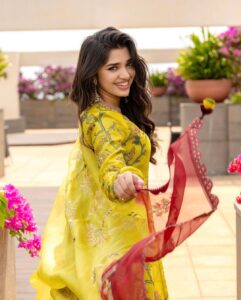 Krithi Shetty Instagram - A grateful heart is a magnet for miracles ✨ 
#keepsmiling #staypositive #loveyourself 
•
•

Styled by @tanishqmalhotraa
Wearing @archanajaju.in
Jewellery @sheetalzaveribyvithaldas
Assited by @thestylethesaurus_ 
Photographer @kiransaphotography 
M & H @pinkylohar @kamaldeepss
